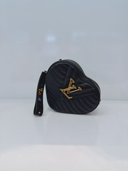 BLACK NEW WAVE HEART BAG
