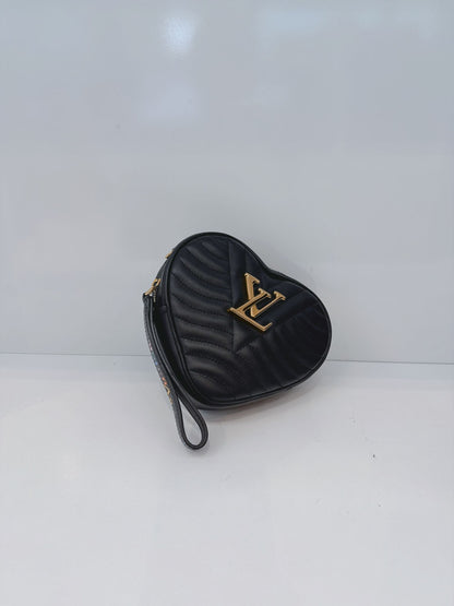 BLACK NEW WAVE HEART BAG