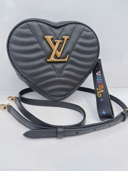 BLACK NEW WAVE HEART BAG