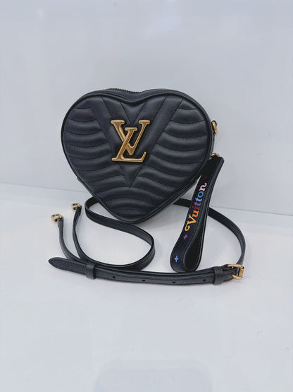 BLACK NEW WAVE HEART BAG