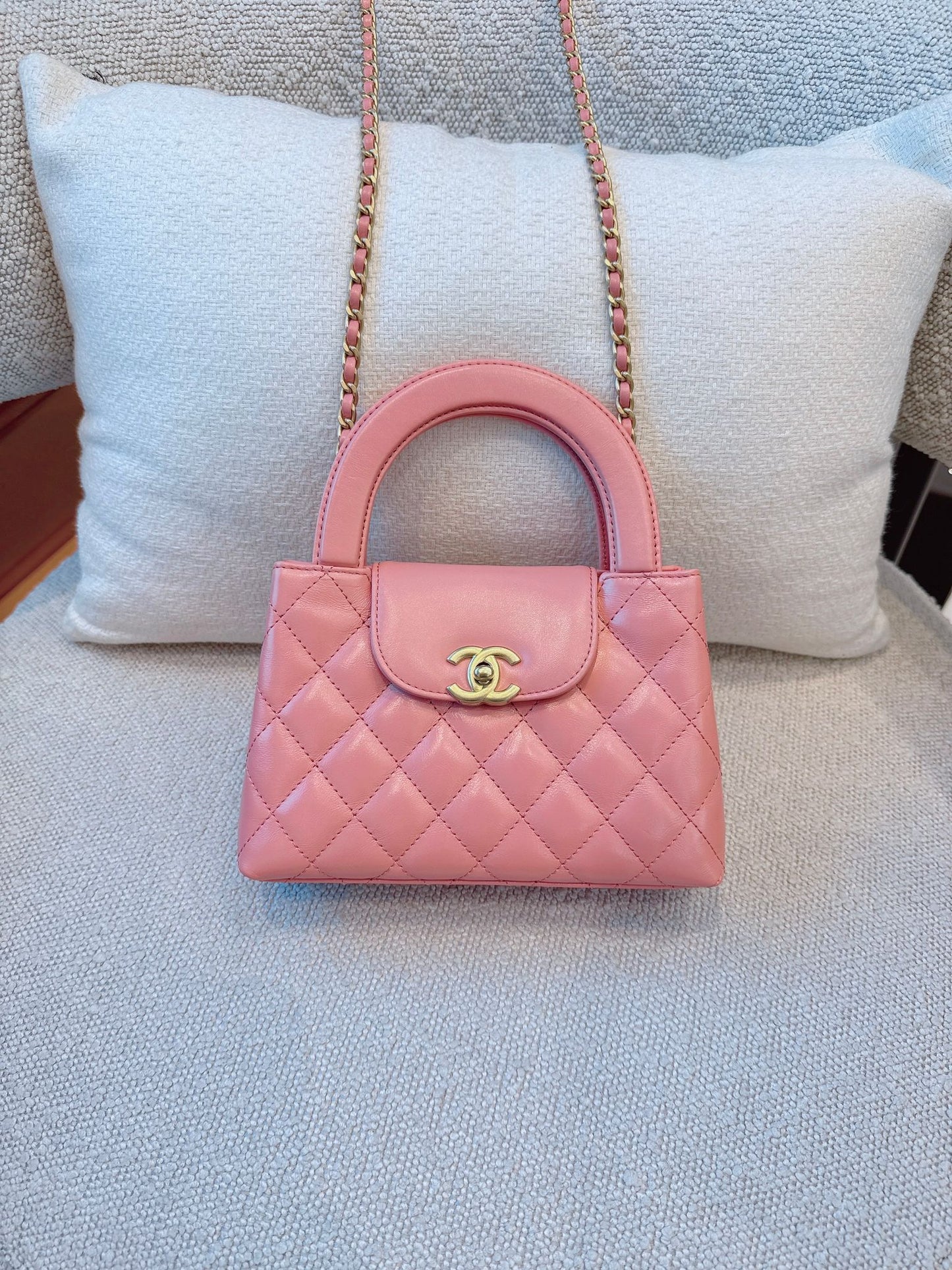 CORAL PINK QUILTED LEATHER SMALL KELLY SHOPPER BAG GOLD TONE HARDWARE