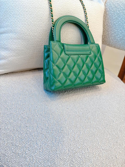 EMERALD GREEN QUILTED AGED CALFSKIN LEATHER SMALL KELLY SHOPPER BAG GOLD TONE HARDWARE