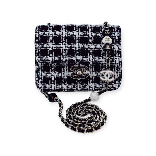 BLACK WHITE SMALL CLASSIC FLAP HOUNDSTOOTH TWEED SHOULDER BAG