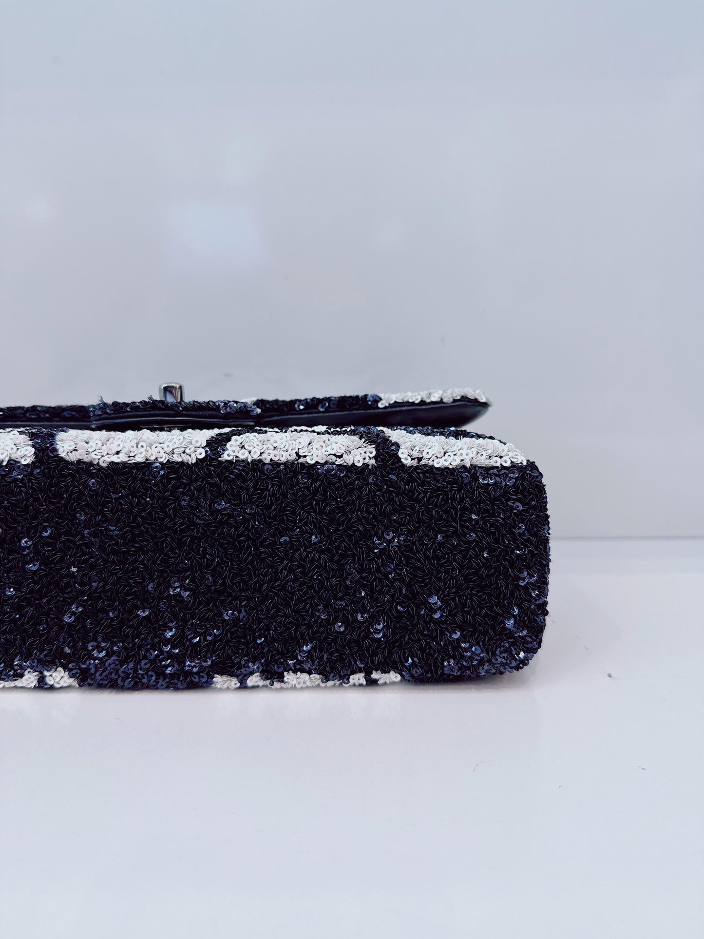 DARK BLUE AND WHITE SEQUINS MEDIUM FLAP BAG