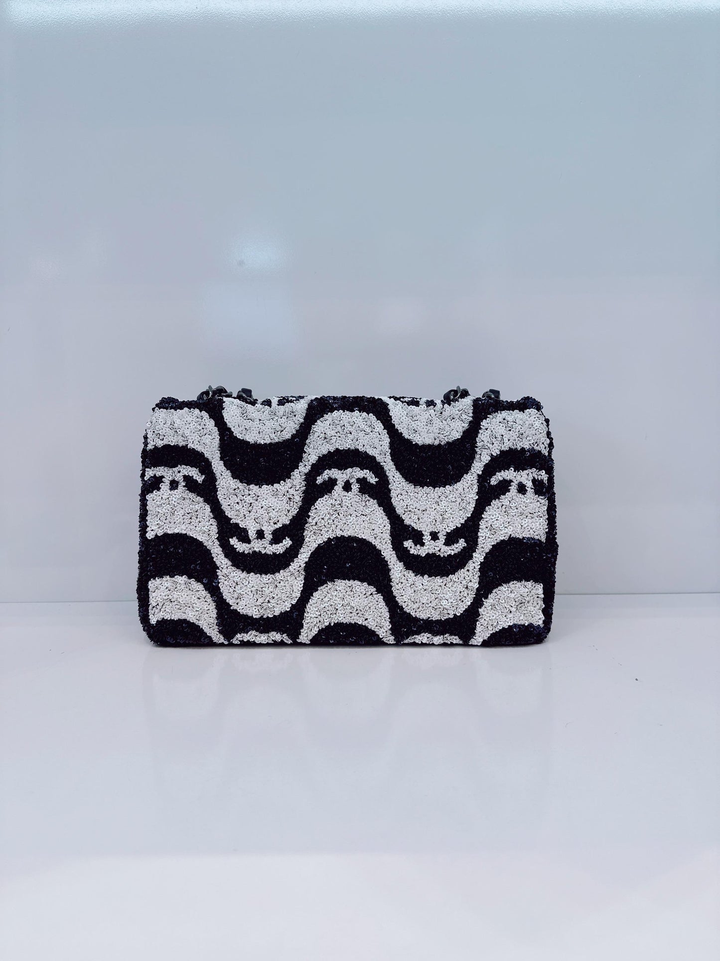 DARK BLUE AND WHITE SEQUINS MEDIUM FLAP BAG