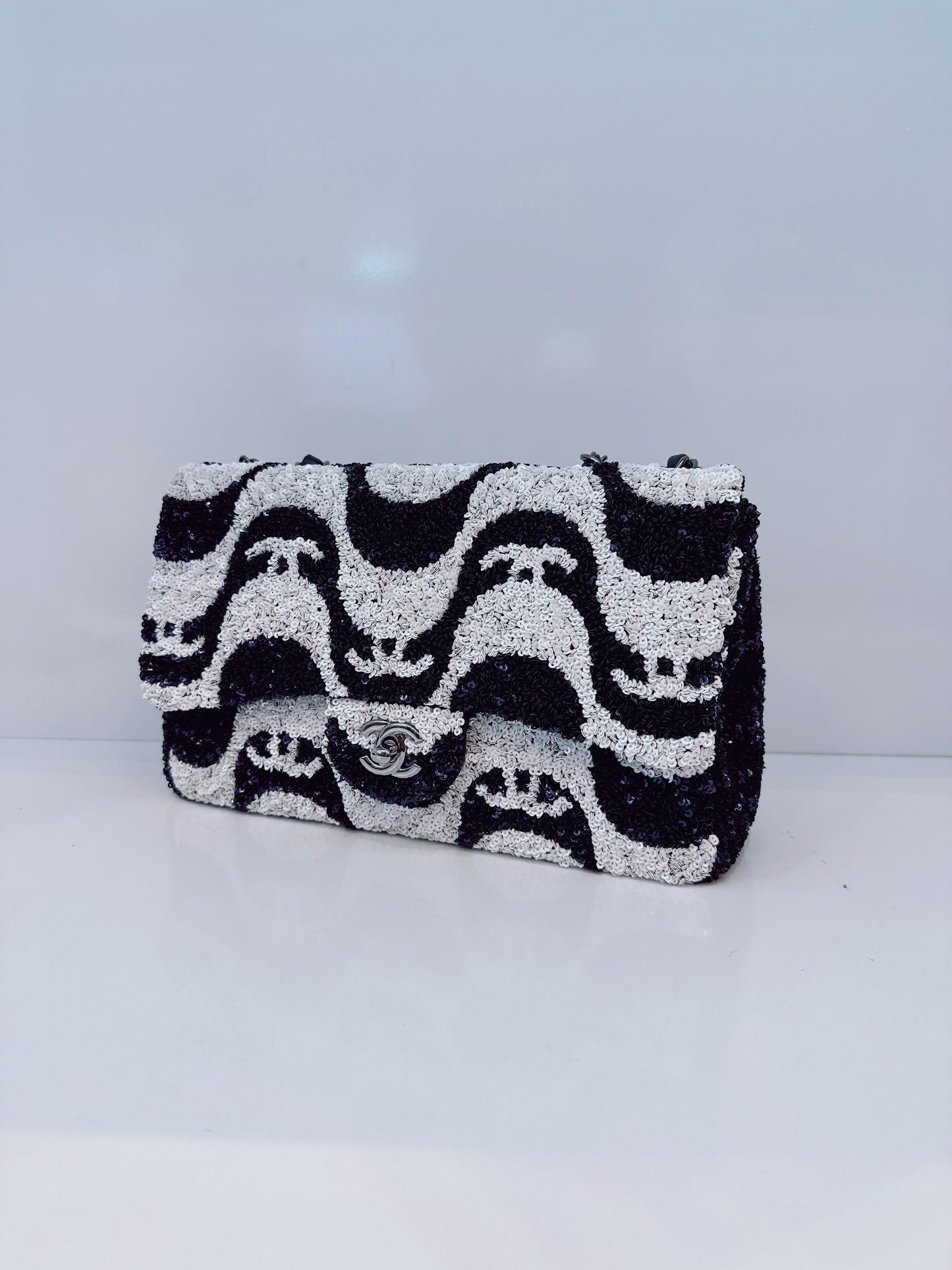 DARK BLUE AND WHITE SEQUINS MEDIUM FLAP BAG