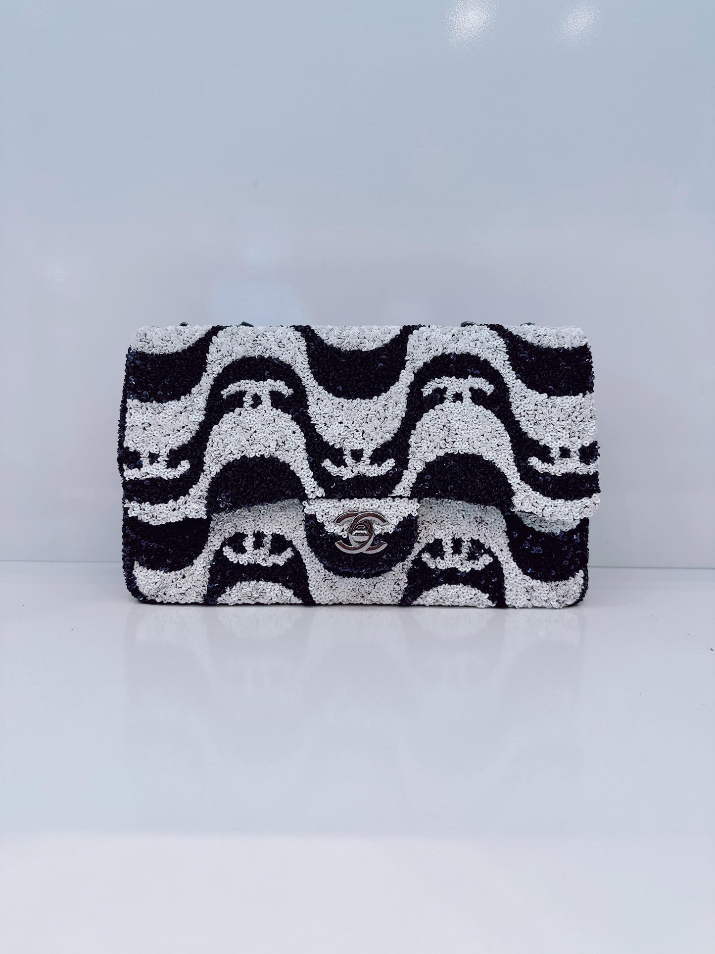 DARK BLUE AND WHITE SEQUINS MEDIUM FLAP BAG