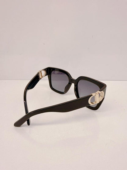 BLACK 30 MONTAIGNE SQUARE SUNGLASSES