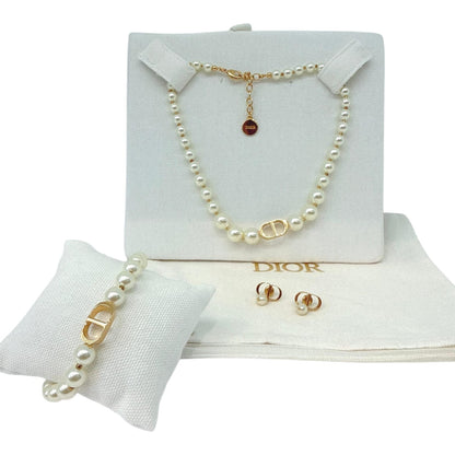 GOLD TONE FAUX PEARL 30 MONTAIGNE SHORT CD NECKLACE BRACELET AND PETIT CD EARRINGS SET