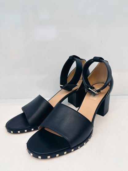 BLACK LEATHER ROCKSTUD SANDALS 40.5