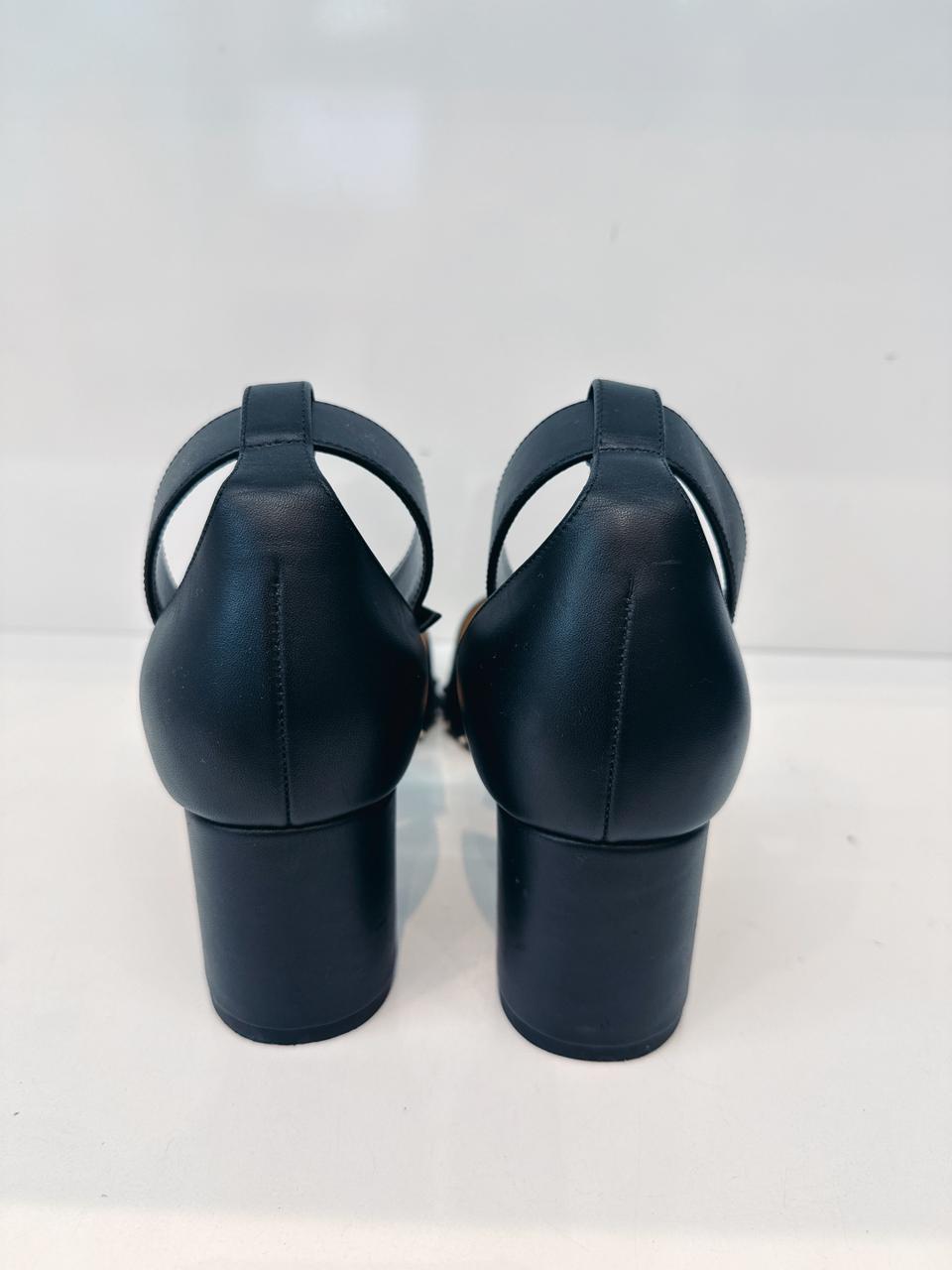 BLACK LEATHER ROCKSTUD SANDALS 40.5