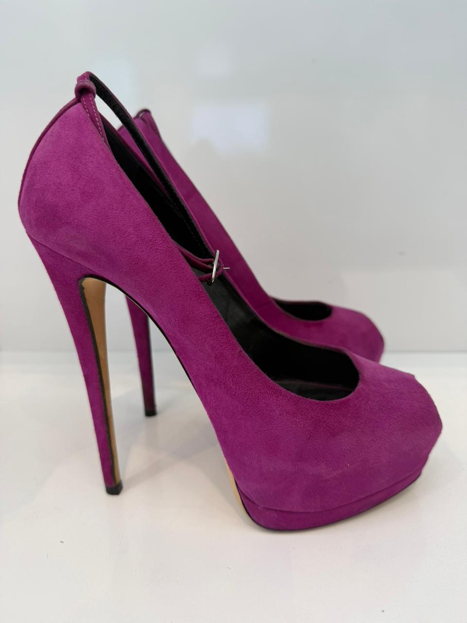 MAGENTA PINK SUEDE PLATFORM PEEP TOE ANKLE STRAP PUMPS 38.5