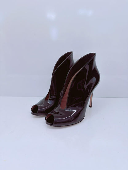 BLACK PATENT LEATHER PEEP TOE BOOTIES 38.5