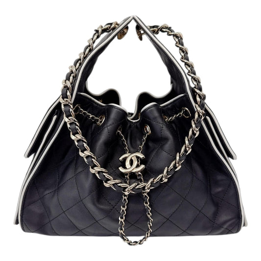 BLACK WHITE CALFSKIN CHANEL 25 SMALL HANDBAG GOLD-TONE METAL