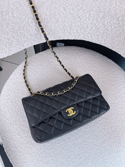 BLACK QUILTED CAVIAR LEATHER MEDIUM CLASSIC DOUBLE FLAP HANDBAG GHW