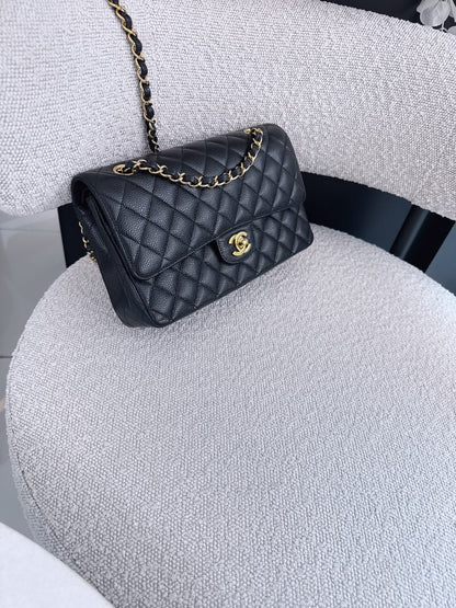 BLACK QUILTED CAVIAR LEATHER MEDIUM CLASSIC DOUBLE FLAP HANDBAG GHW