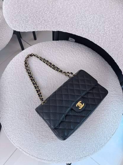 BLACK QUILTED CAVIAR LEATHER MEDIUM CLASSIC DOUBLE FLAP HANDBAG GHW