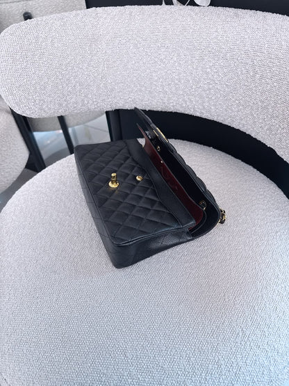 BLACK QUILTED CAVIAR LEATHER MEDIUM CLASSIC DOUBLE FLAP HANDBAG GHW