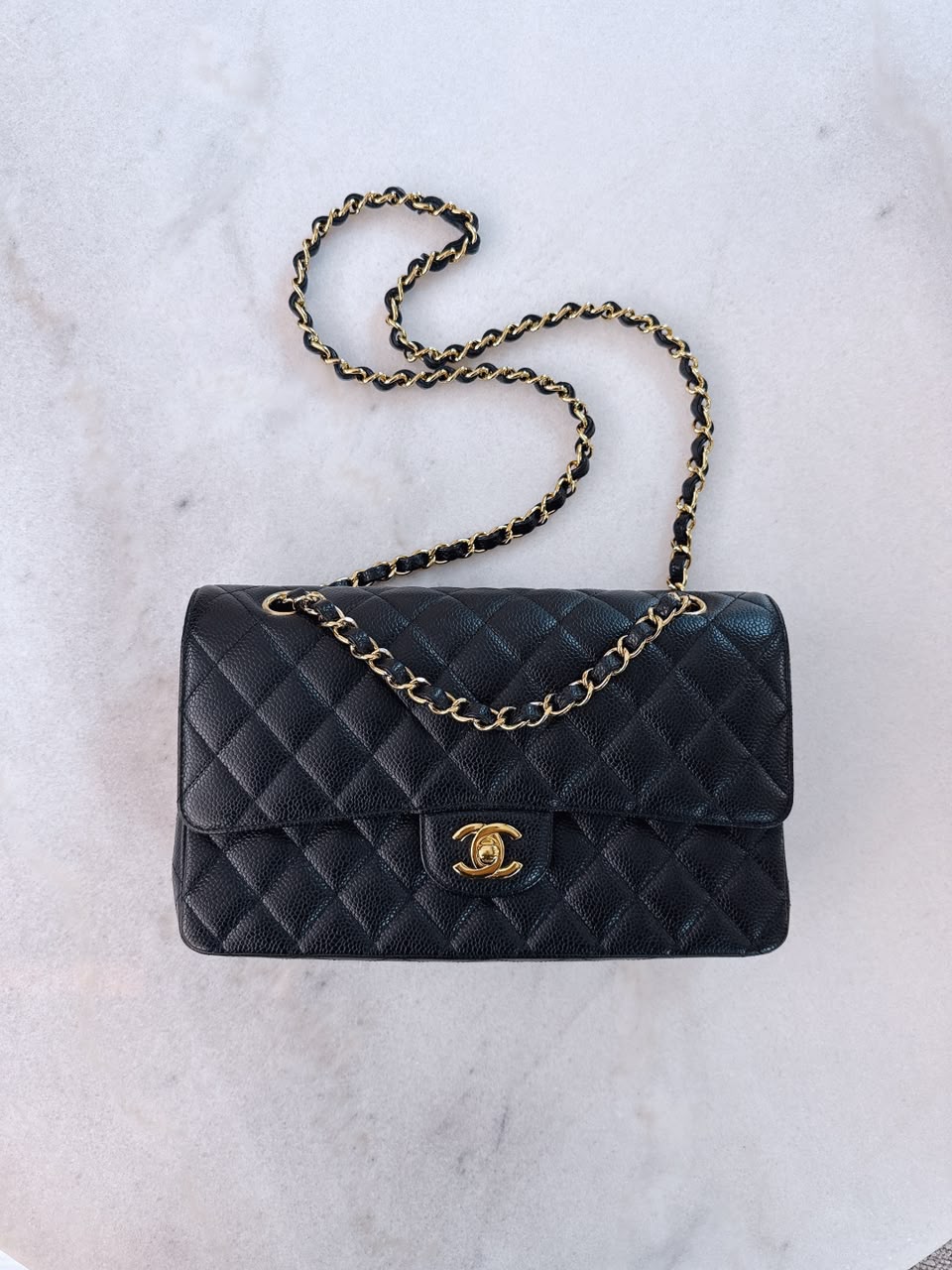 BLACK QUILTED CAVIAR LEATHER MEDIUM CLASSIC DOUBLE FLAP HANDBAG GHW