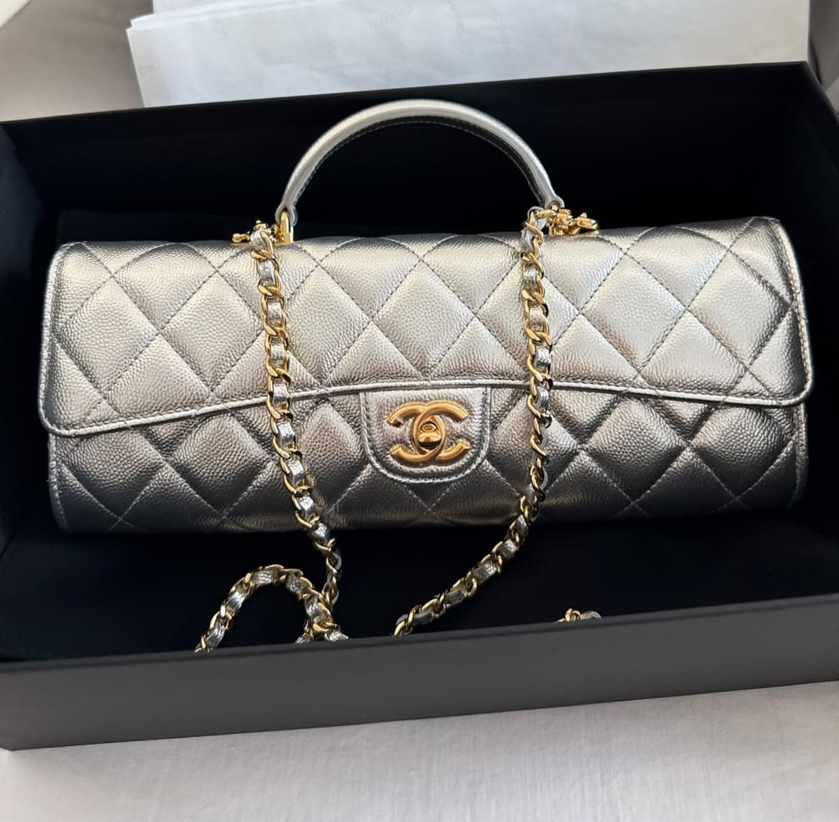 SILVERY METALLIC GRAINED CALFSKIN CLASSIC CLUTCH WITH CHAIN TOP HANDLE