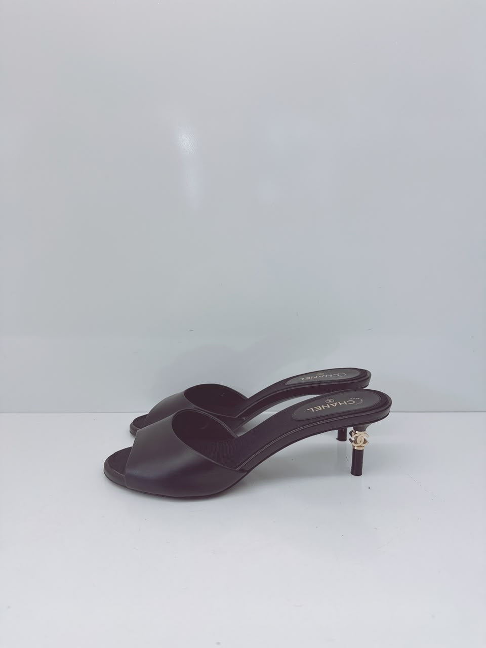 BLACK LEATHER CC HEEL SLIDE SANDALS 38.5C