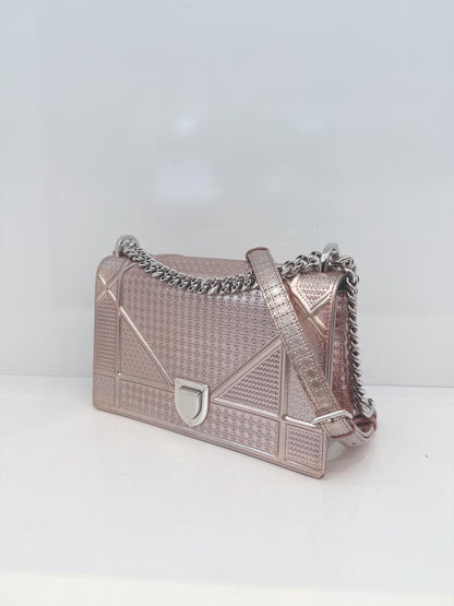 PINK METALLIC MICRO CANNAGE PATENT LEATHER MEDIUM DIORAMA SHOULDER BAG