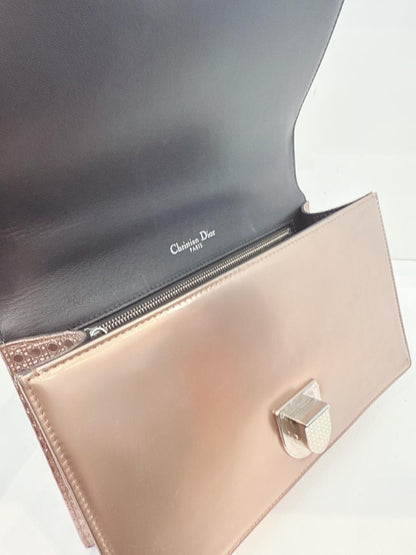 PINK METALLIC MICRO CANNAGE PATENT LEATHER MEDIUM DIORAMA SHOULDER BAG