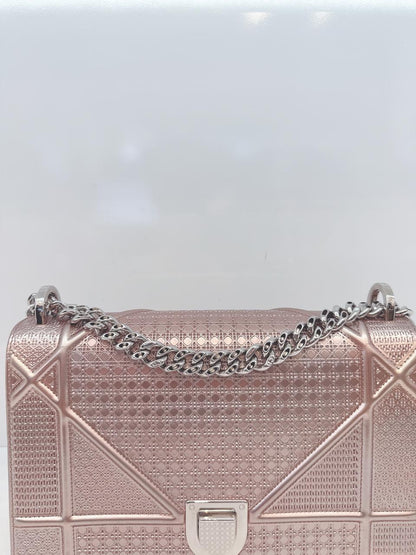 PINK METALLIC MICRO CANNAGE PATENT LEATHER MEDIUM DIORAMA SHOULDER BAG