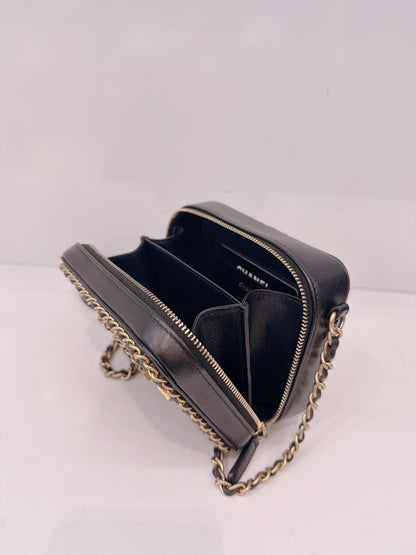 BLACK VANITY CASE WITH FILIGREE CHAIN MINI BAG