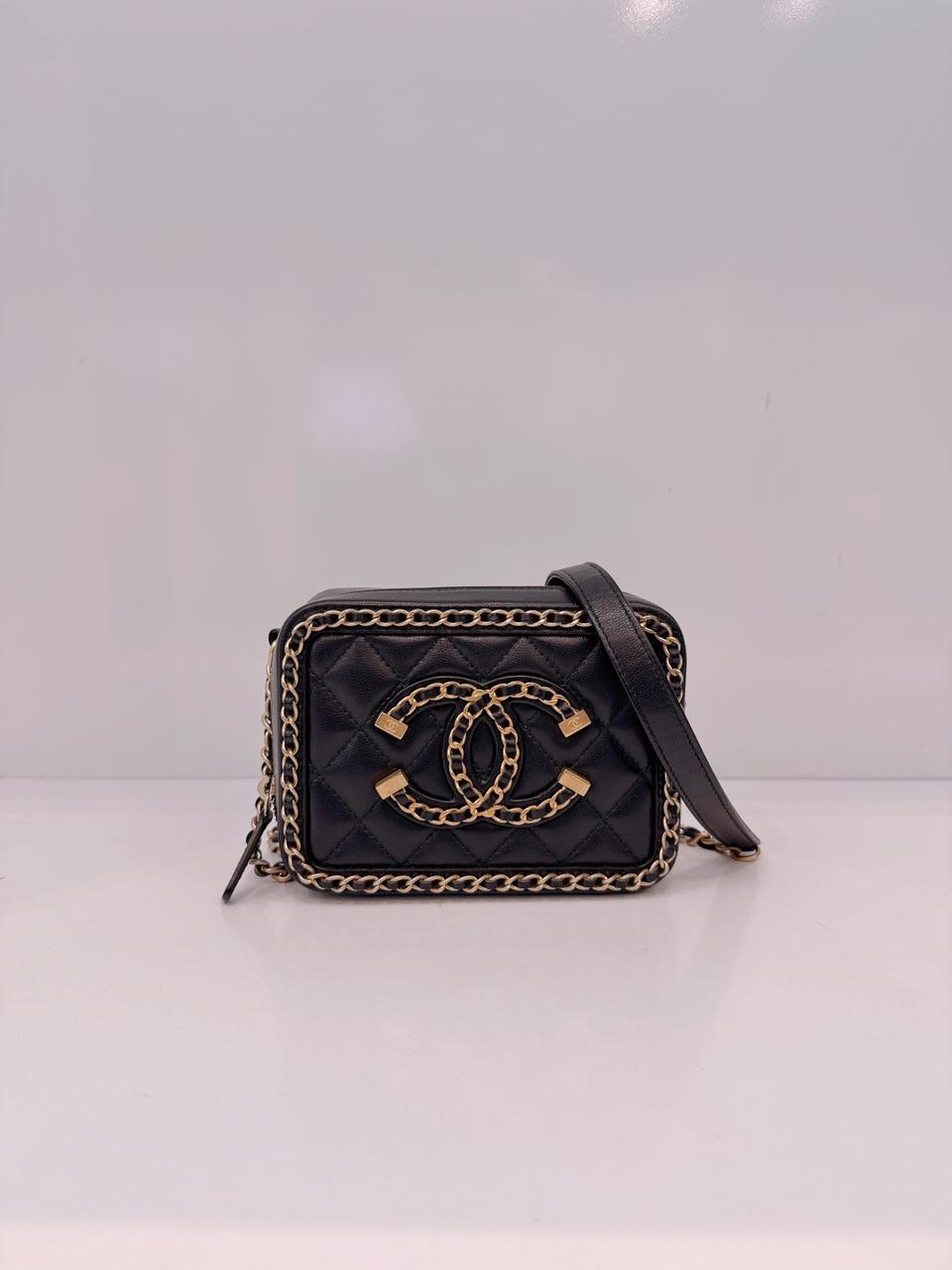BLACK VANITY CASE WITH FILIGREE CHAIN MINI BAG