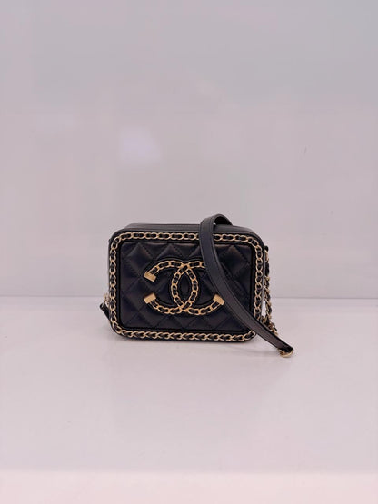 BLACK VANITY CASE WITH FILIGREE CHAIN MINI BAG