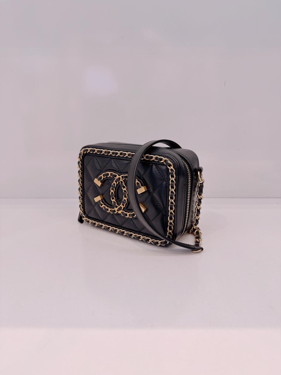 BLACK VANITY CASE WITH FILIGREE CHAIN MINI BAG