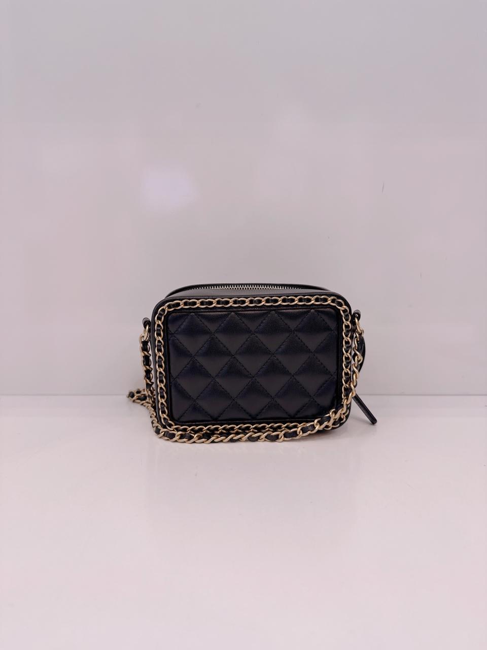 BLACK VANITY CASE WITH FILIGREE CHAIN MINI BAG