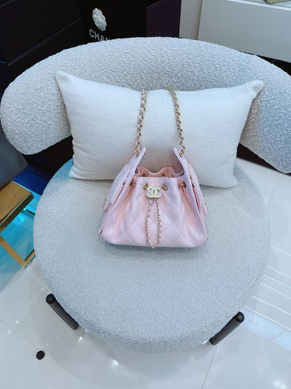 LIGHT PINK MINI CHANEL 25 HANDBAG GRAINED CALFSKIN GOLD TONE METAL HARDWARE
