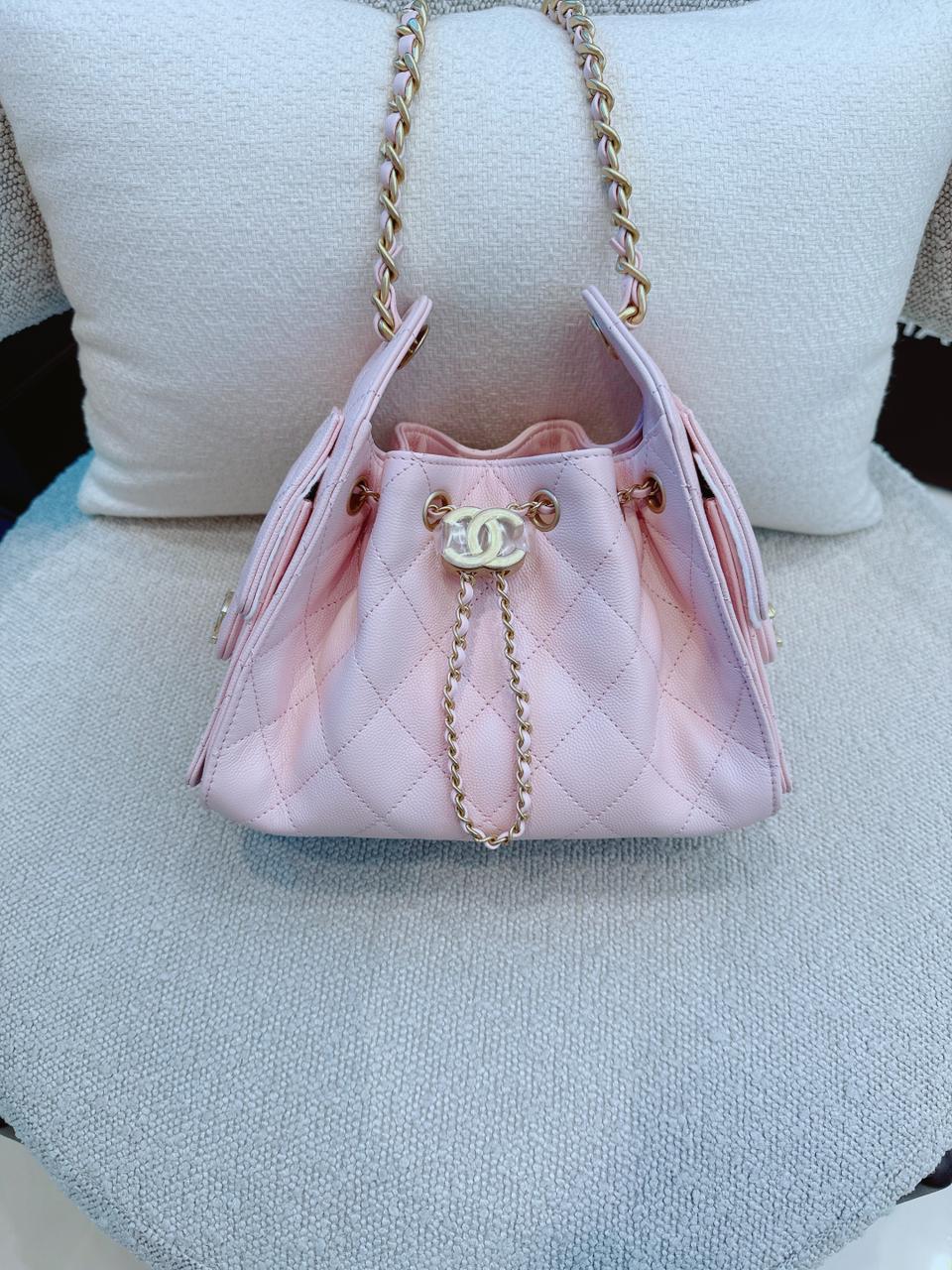 LIGHT PINK MINI CHANEL 25 HANDBAG GRAINED CALFSKIN GOLD TONE METAL HARDWARE
