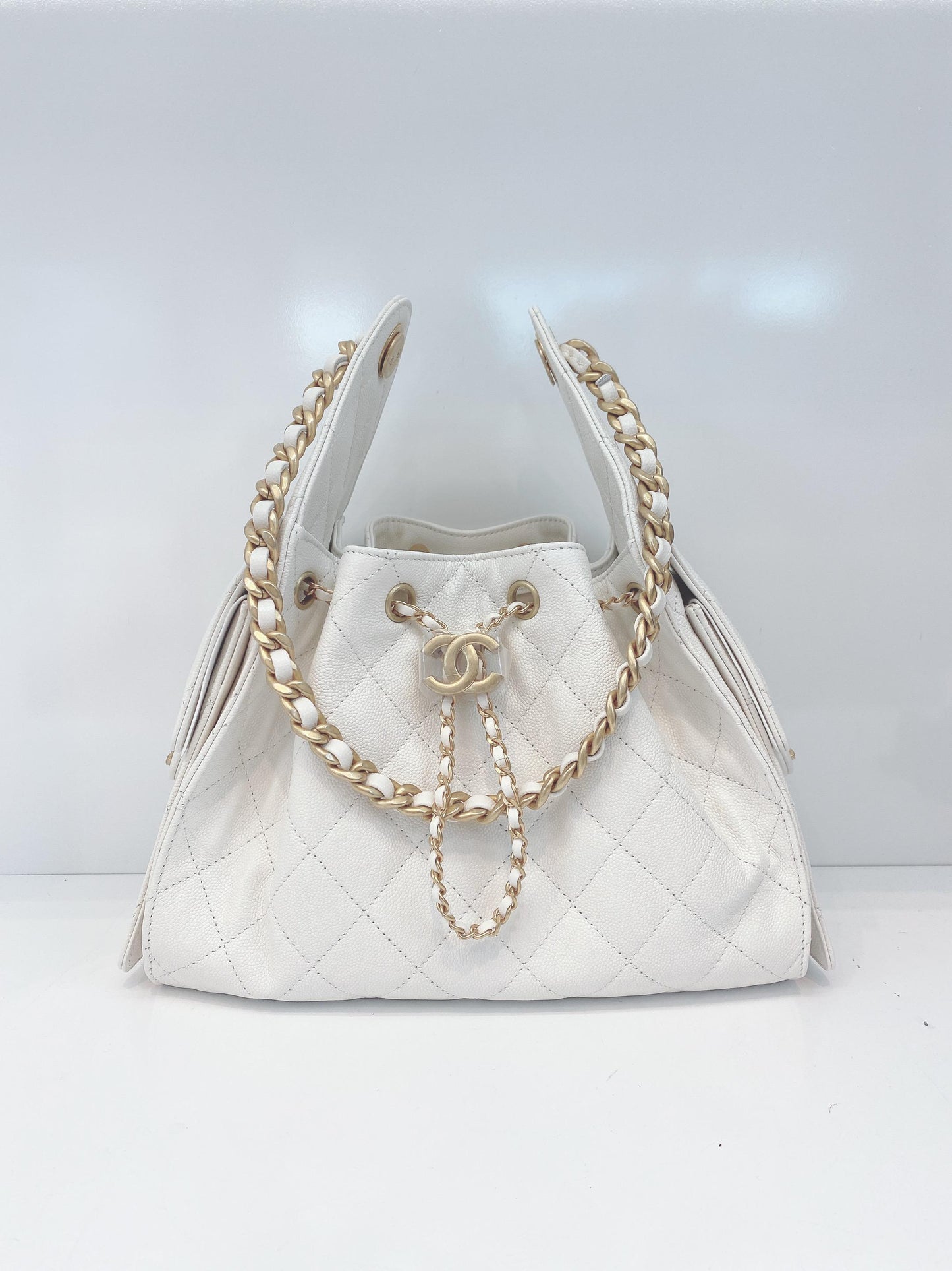 WHITE GRAINED CALFSKIN LEATHER SMALL CHANEL 25 BAG