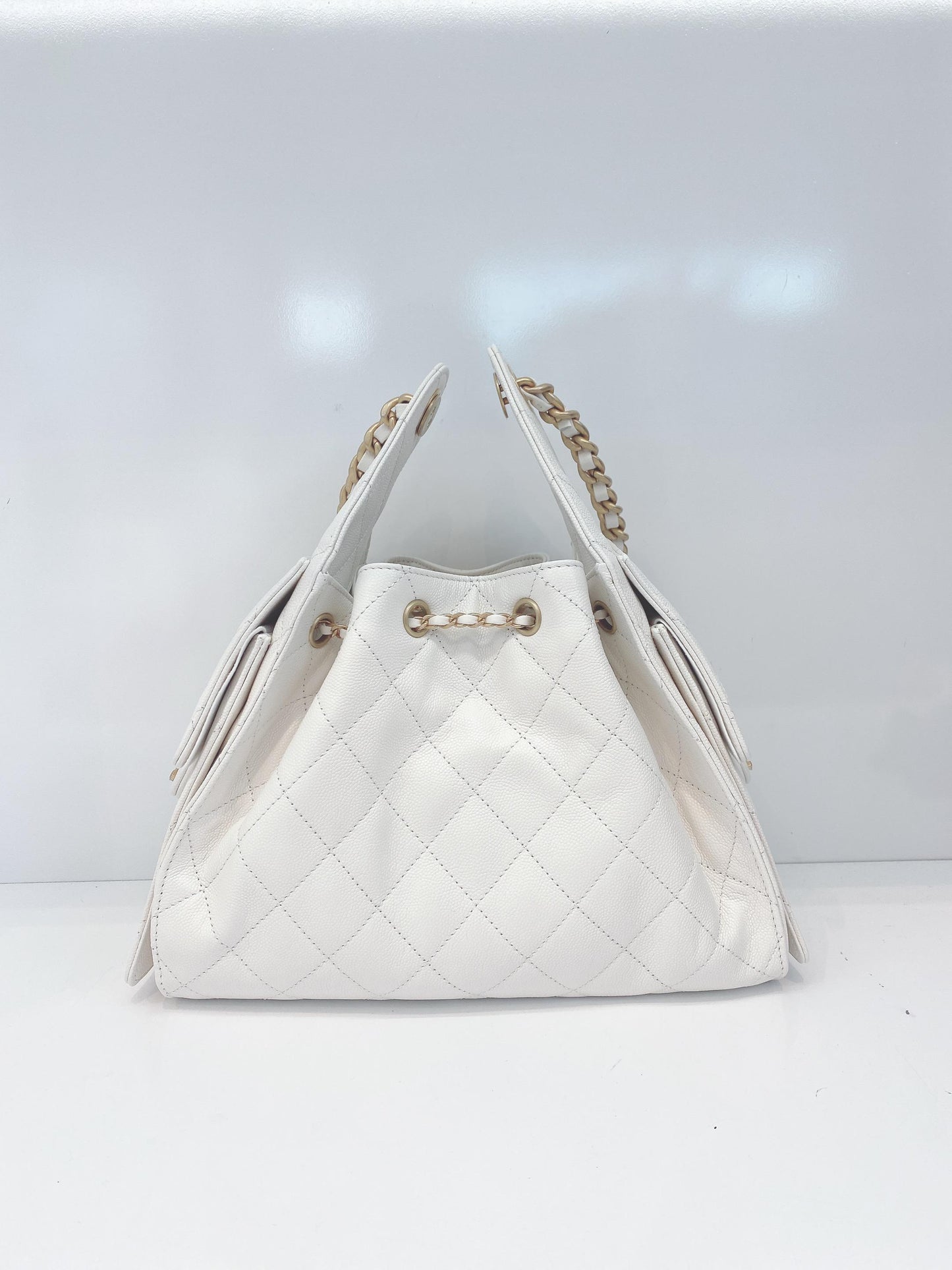 WHITE GRAINED CALFSKIN LEATHER SMALL CHANEL 25 BAG