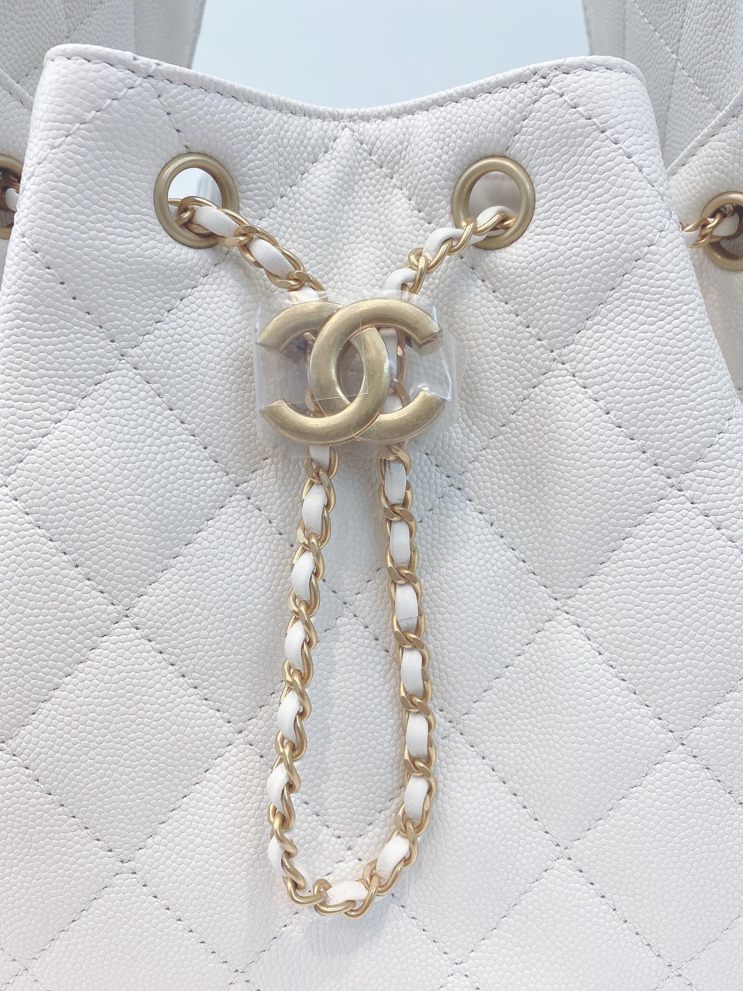 WHITE GRAINED CALFSKIN LEATHER SMALL CHANEL 25 BAG