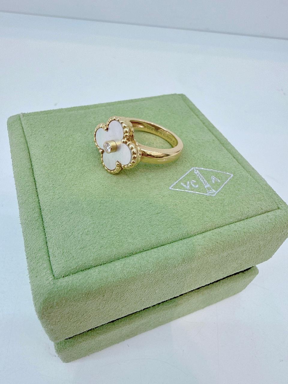 MOTHER OF PEARL YELLOW GOLD VINTAGE ALHAMBRA RING 52