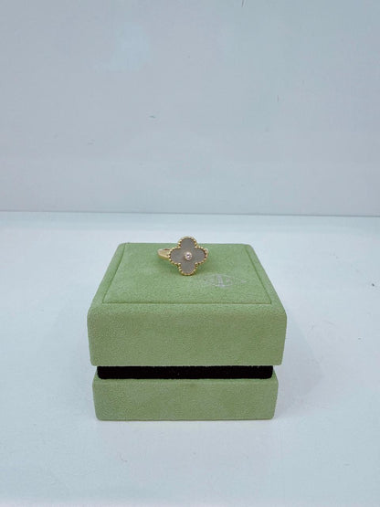 MOTHER OF PEARL YELLOW GOLD VINTAGE ALHAMBRA RING 52