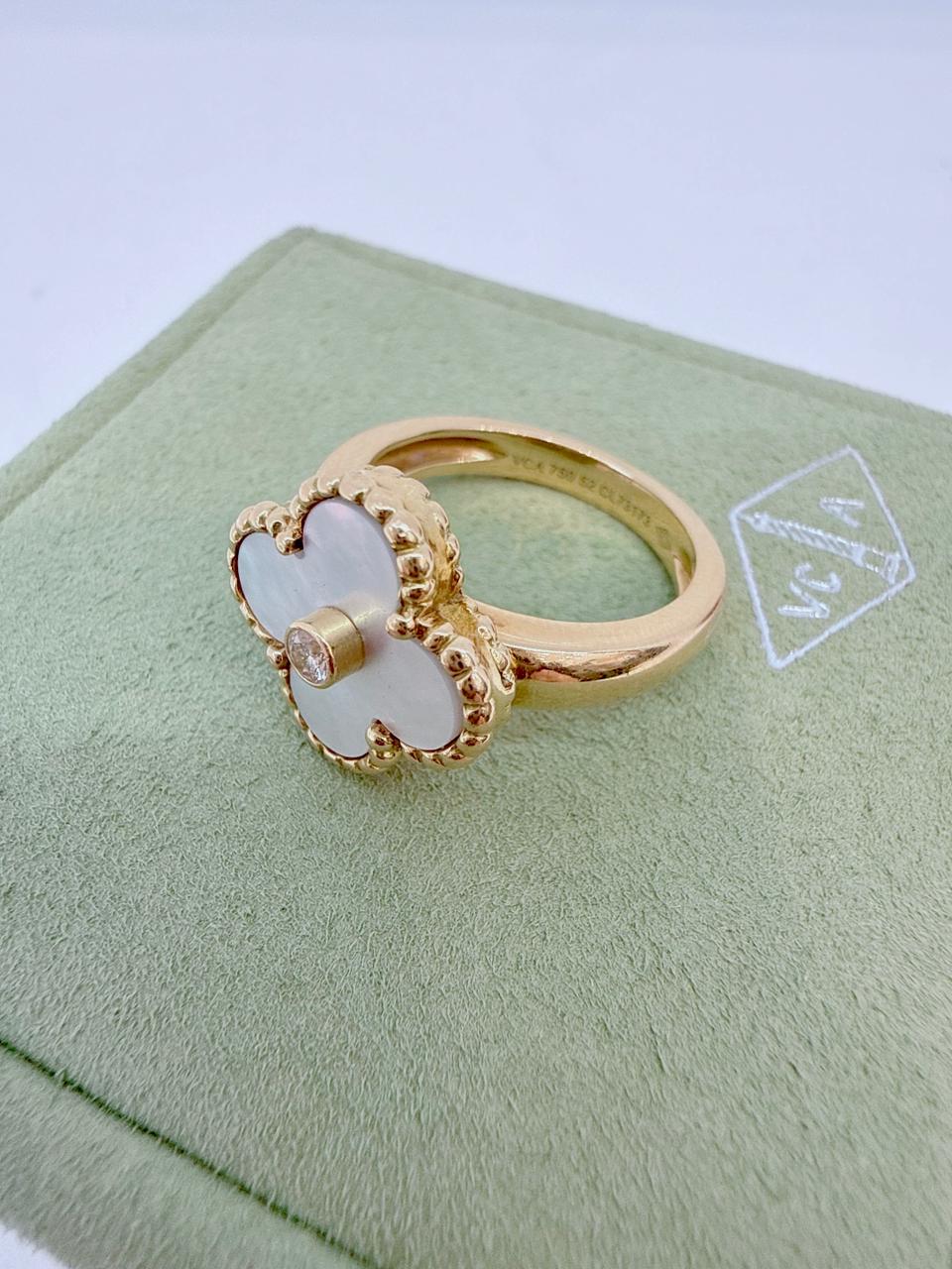 MOTHER OF PEARL YELLOW GOLD VINTAGE ALHAMBRA RING 52