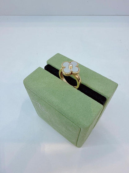 MOTHER OF PEARL YELLOW GOLD VINTAGE ALHAMBRA RING 52