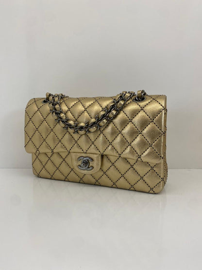 GOLD METALLIC CALFSKIN WILD STITCH SURPIQUE MEDIUM CLASSIC DOUBLE FLAP HANDBAG