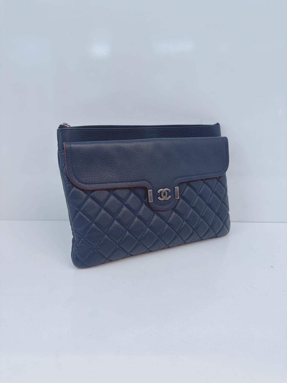 NAVY BLUE LEATHER ARCHI CHIC O-CASE CLUTCH