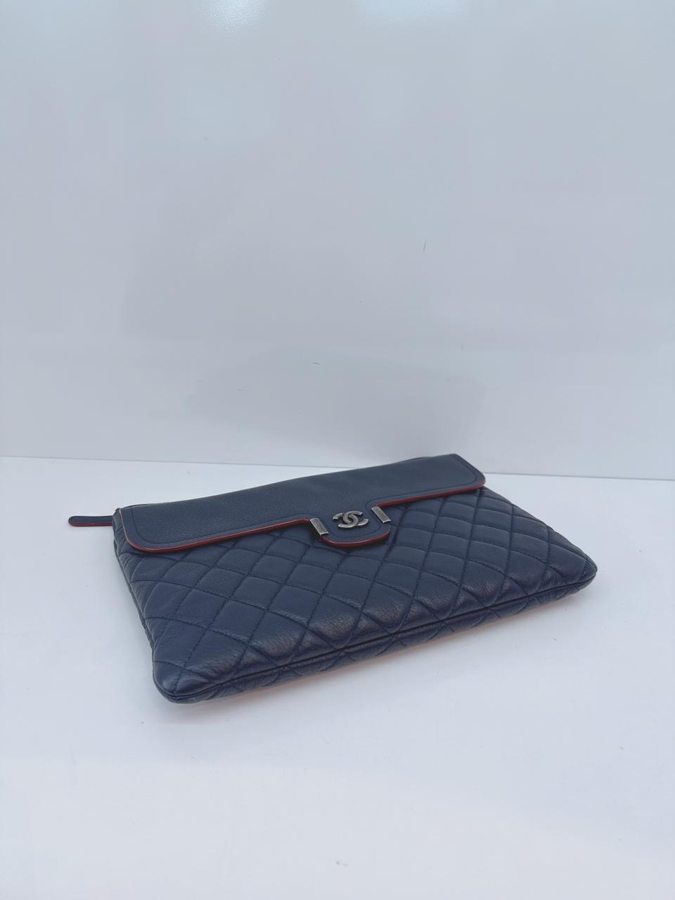NAVY BLUE LEATHER ARCHI CHIC O-CASE CLUTCH