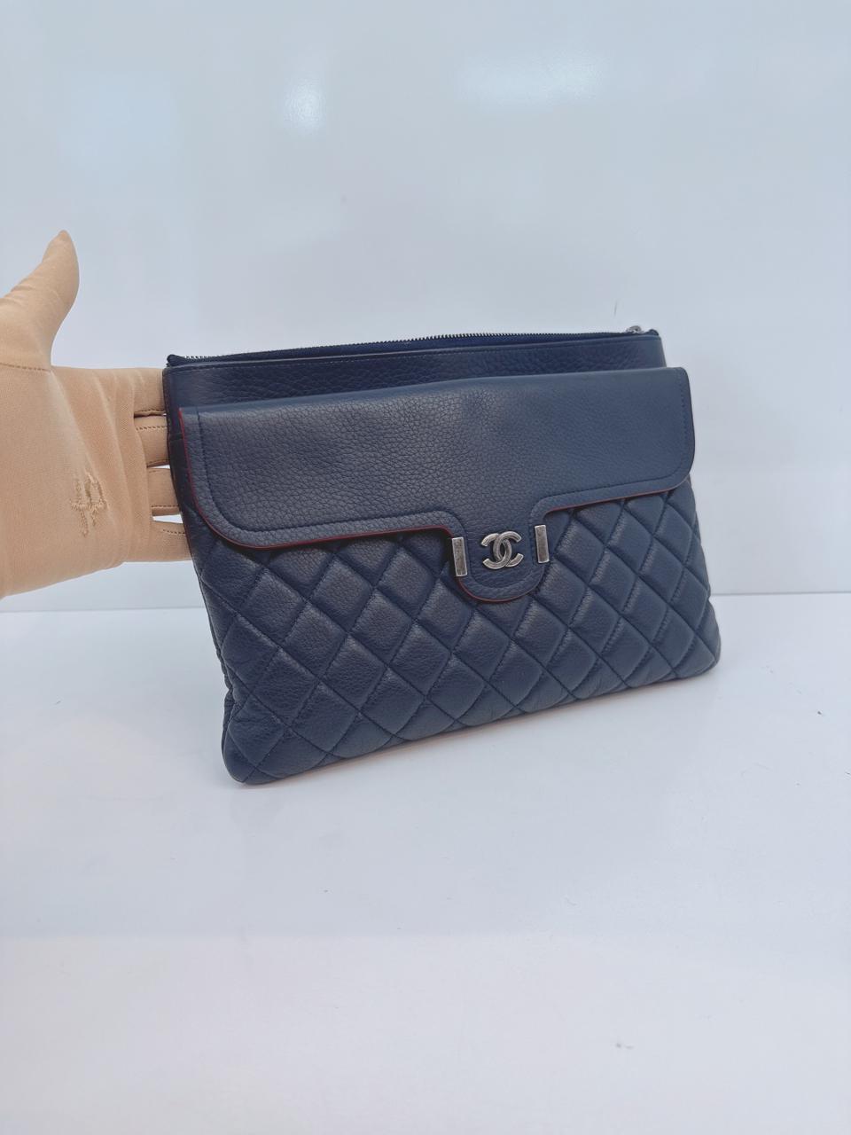 NAVY BLUE LEATHER ARCHI CHIC O-CASE CLUTCH