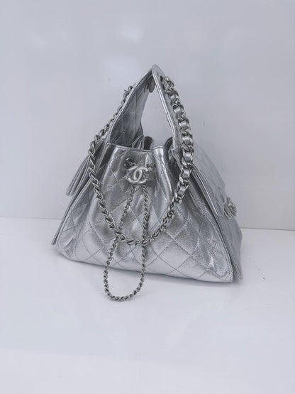 SILVER GRAINED CALFSKIN LEATHER SMALL CHANEL 25 HANDBAG