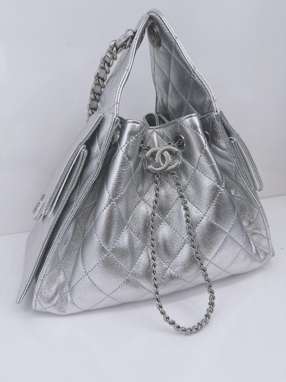 SILVER GRAINED CALFSKIN LEATHER SMALL CHANEL 25 HANDBAG