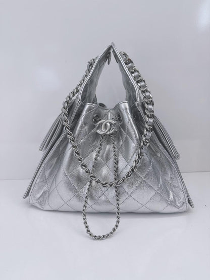 SILVER GRAINED CALFSKIN LEATHER SMALL CHANEL 25 HANDBAG