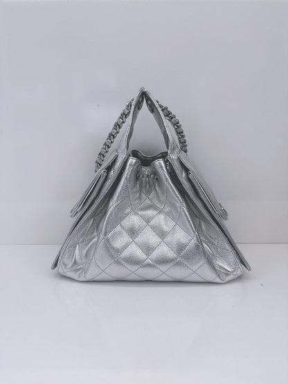 SILVER GRAINED CALFSKIN LEATHER SMALL CHANEL 25 HANDBAG